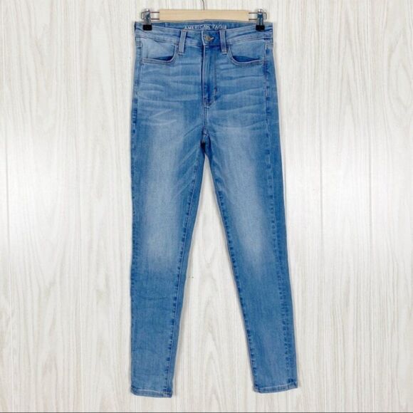 American Eagle Outfitters Denim - American Eagle | Light Wash Super Hi Rise Jegging Size 6